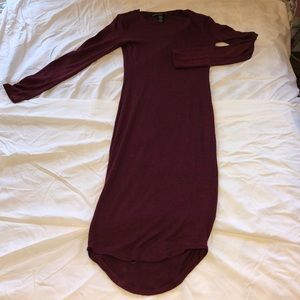 Midi form fitting maroon dress